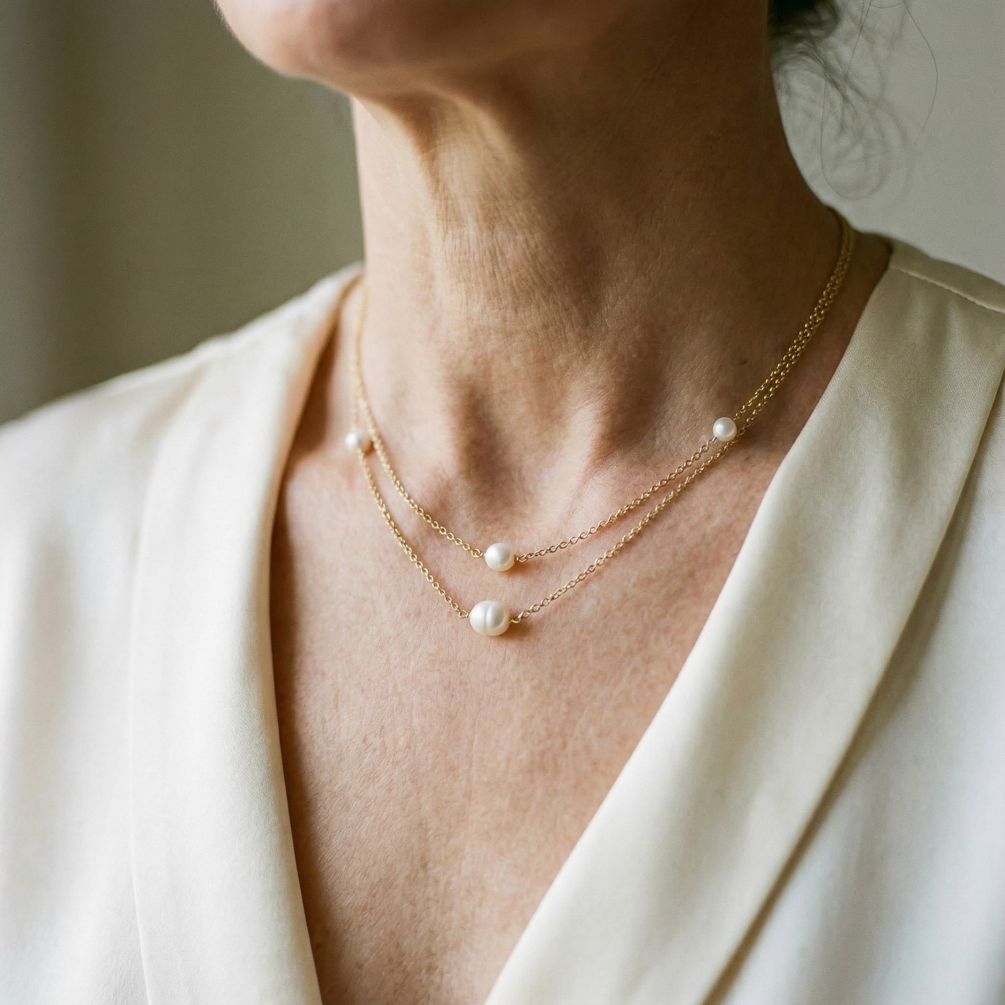 Halsband med sötvattenspärlor