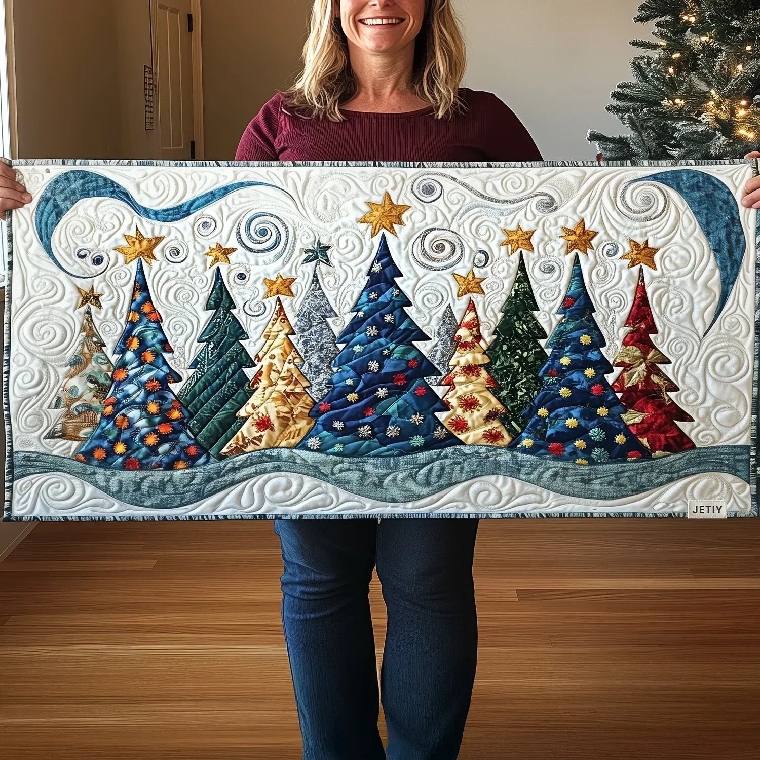 Quiltad bordstablett – Snötäckta tallar