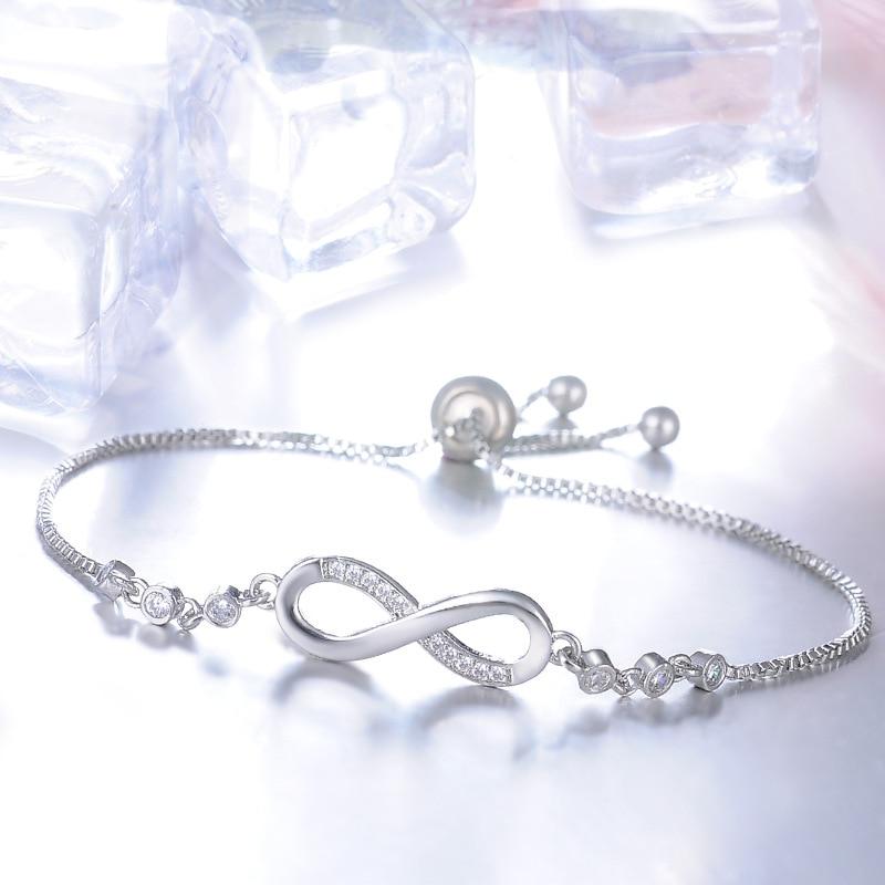 Justerbart silverarmband med oändlighetsmotiv