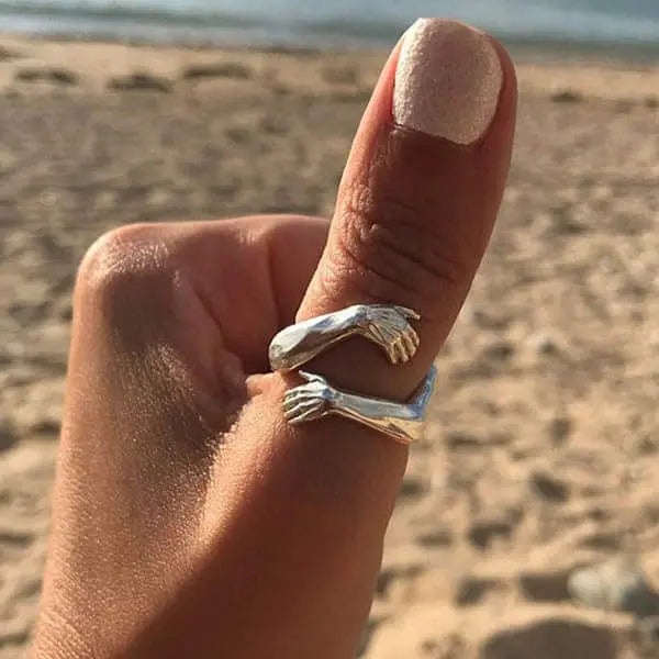 Justerbar silverring i “Embrace”-stil