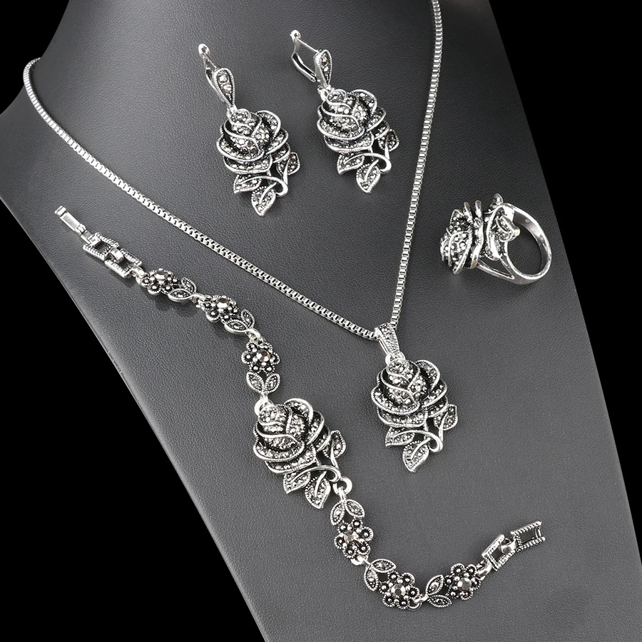 Elegant set i silver och zirkon