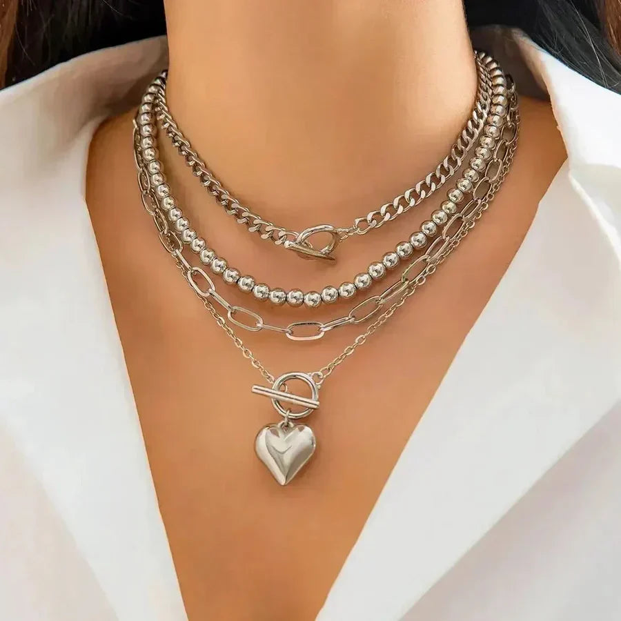 Halsband i flera lager med hjärtan