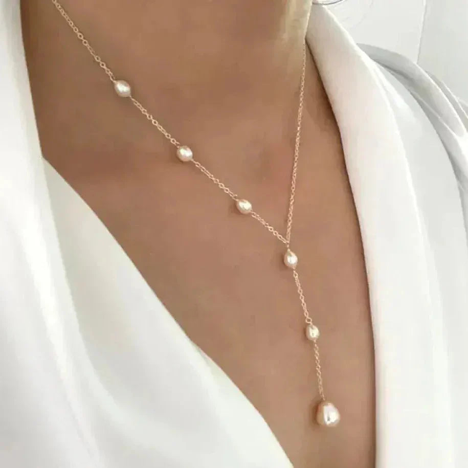 Vintagehalsband med elegant pärlhänge