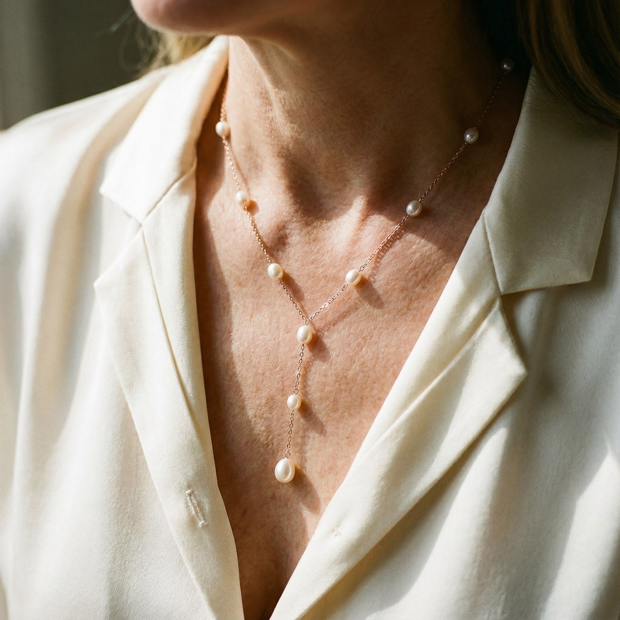 Vintagehalsband med elegant pärlhänge