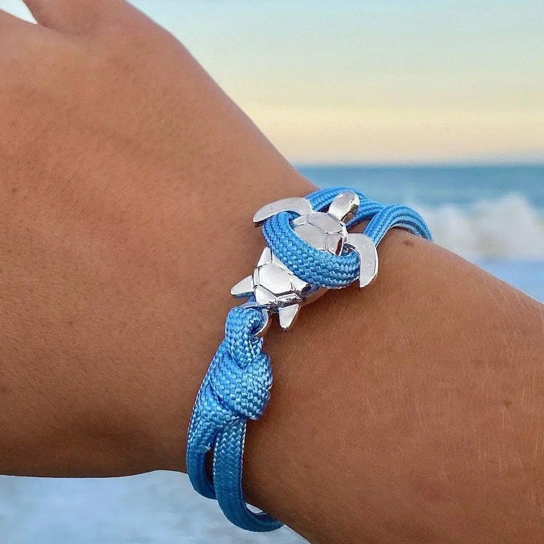 Handgjort armband med havssköldpaddsdesign