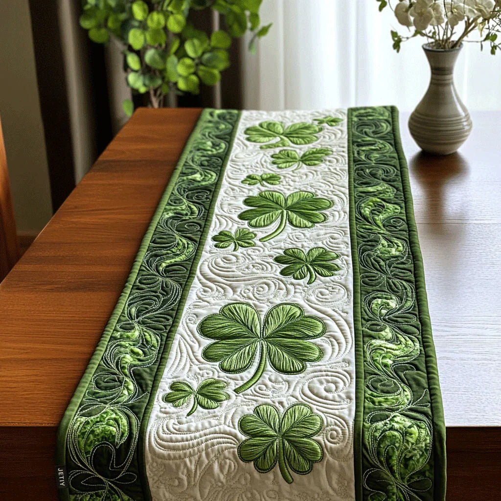 Quiltad bordstablett – Smaragdskog