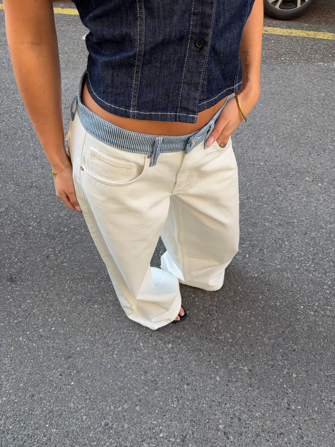Bjork striped low-waisted loose jeans - White/Blue