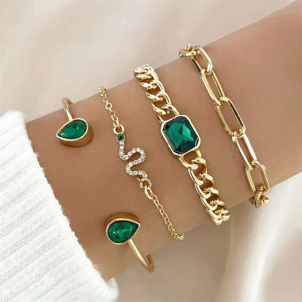 Set med armband med gröna kristallflisor