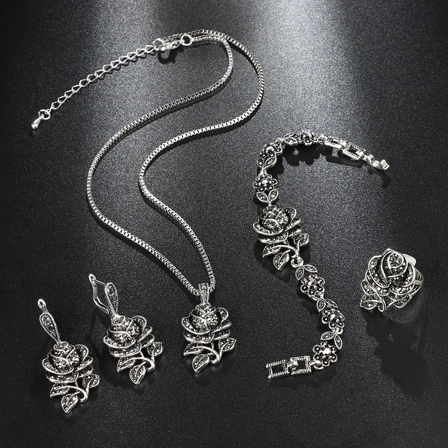 Elegant silverset med zirkon