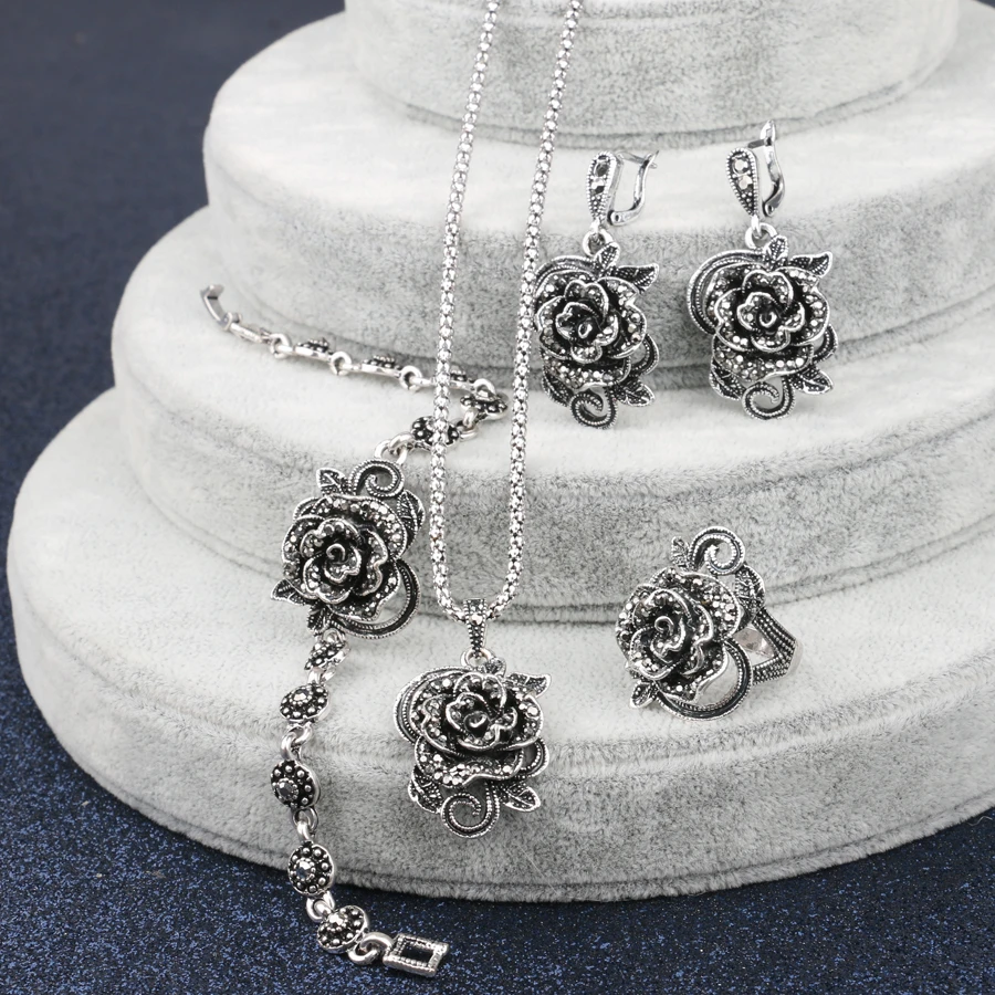 Elegant silverset med zirkon