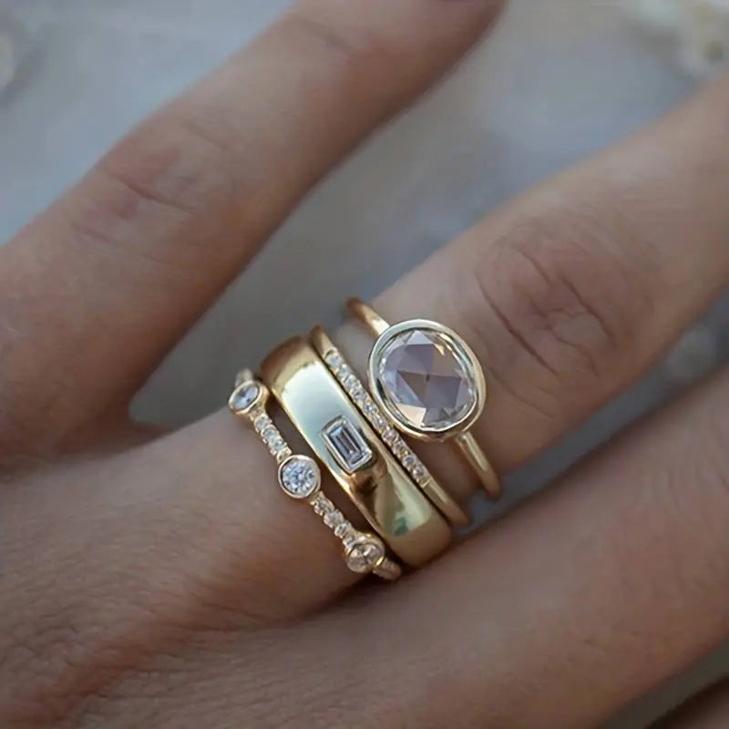 Vintageringset i guld med zirkon